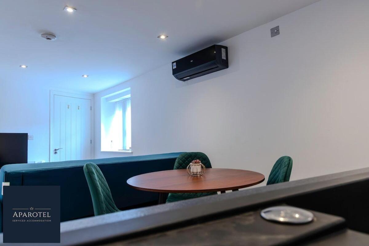 Aparotel Serviced Apartments - Stonehenge, Amesbury Town Centre Room photo