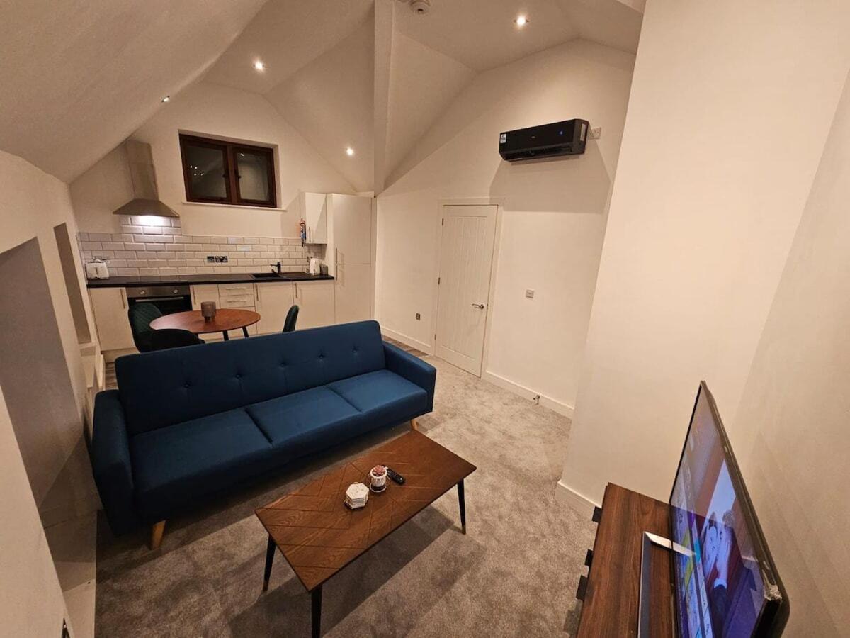 Aparotel Serviced Apartments - Stonehenge, Amesbury Town Centre Room photo