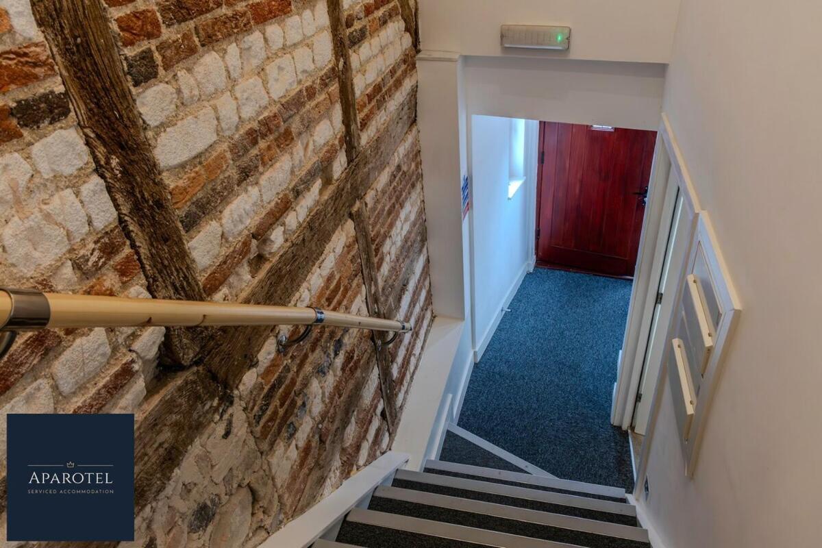 Aparotel Serviced Apartments - Stonehenge, Amesbury Town Centre Room photo