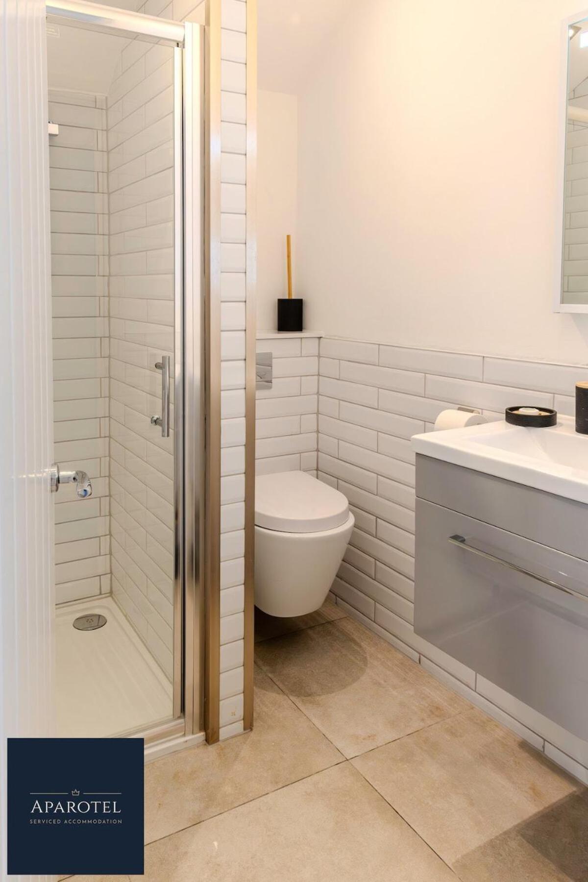 Aparotel Serviced Apartments - Stonehenge, Amesbury Town Centre Room photo